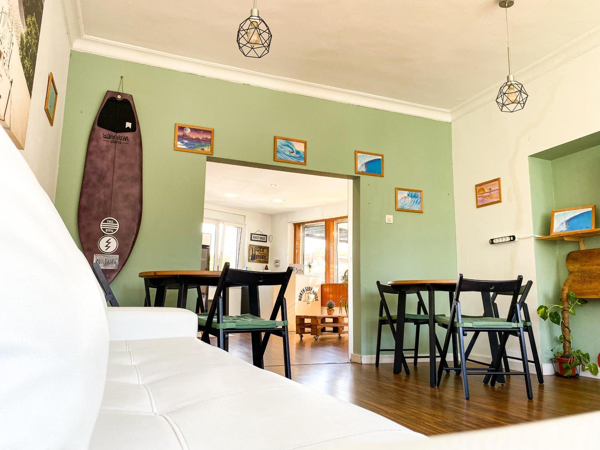 North Surf House Vandrarhem Gijón Exteriör bild